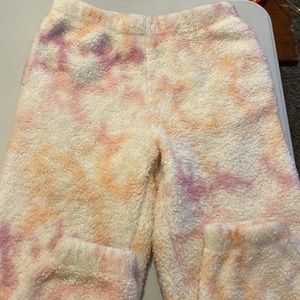 Fluffy sweat like pants with pockets